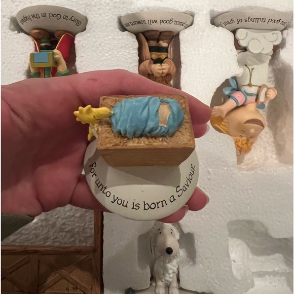 SUPER CUTE! 2012 Hallmark Peanuts Christmas Nativity 7 piece Collection Set NIB! - Picture 9 of 15